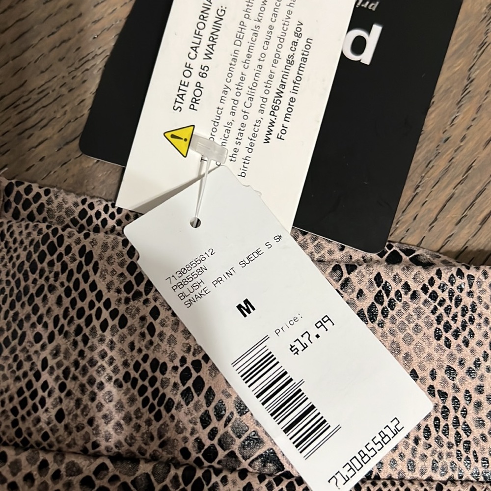 NEW!! SKIRT🖤 - Picture 2 of 2